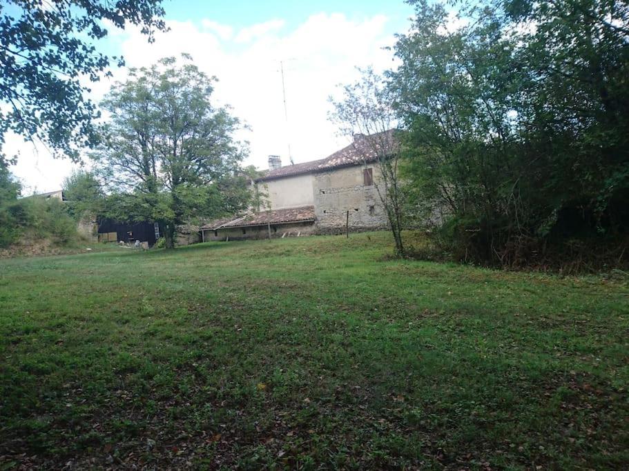 Location Meublee Au Milieu D'Un Ecrin De Verdure Aux Vieux Fours Noaillac ภายนอก รูปภาพ