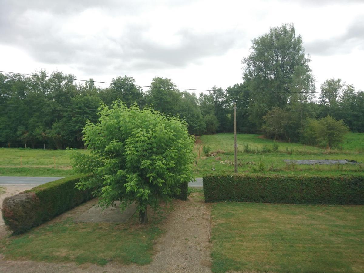 Location Meublee Au Milieu D'Un Ecrin De Verdure Aux Vieux Fours Noaillac ภายนอก รูปภาพ